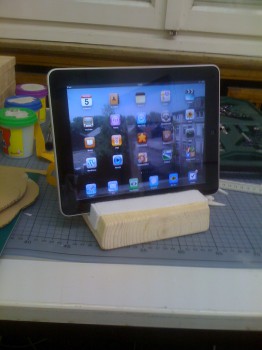 iPad Ständer aus Holz